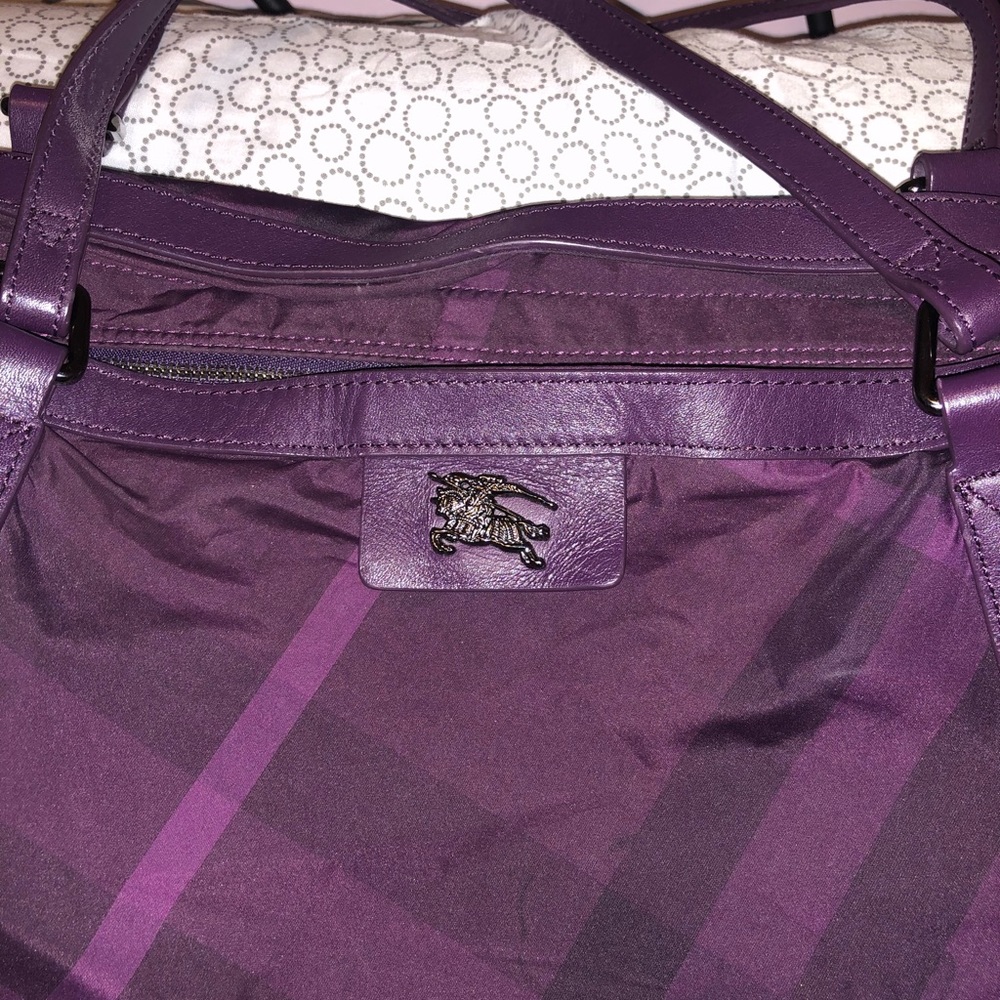 💕 SALE 💕 Burberry Purple Tote Bag - Picture 2 of 6